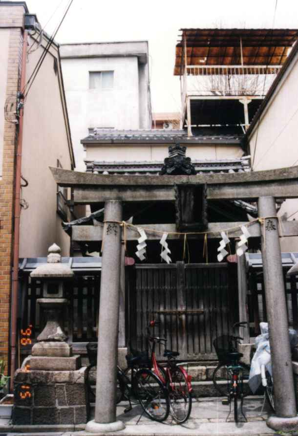 紅梅殿神社