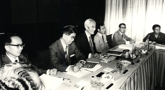 �t�C���s���E�V���K�|�[���P�[�u����c�@�i�}�j���j�@�i���a�T�Q.�X�j