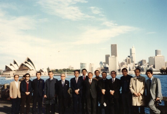 �V�h�j�[�ɂā@���B�A�j���[�W�[�����h�Y�ƒ����c�@�i���a�T�V.�V�j