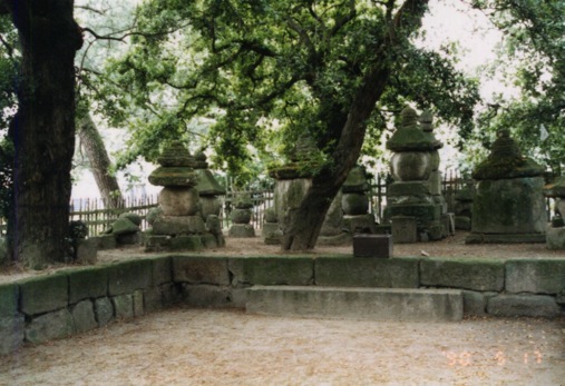 海女の墓 香川県志度寺 (平成2.5)