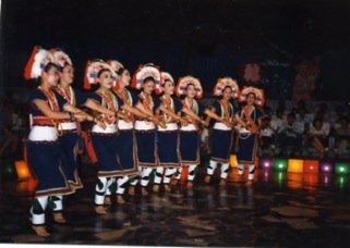 �����������ɂăA�~���̗x��