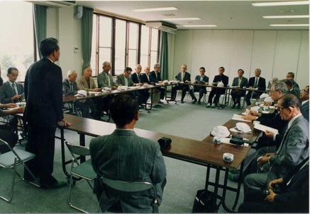 �������������قŕ������̊֌W�҂�������𕷂��@�i����5.9�j