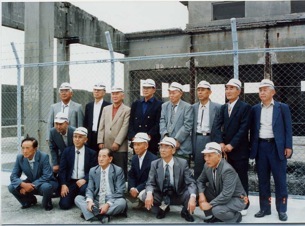 �������ˏ�ՂŋL�O�B�e�@�i����5.9�j